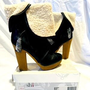 Shi by JOURNEYS Women’s Black Heeled Boots size 8